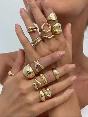 Retro Gold Rings Set